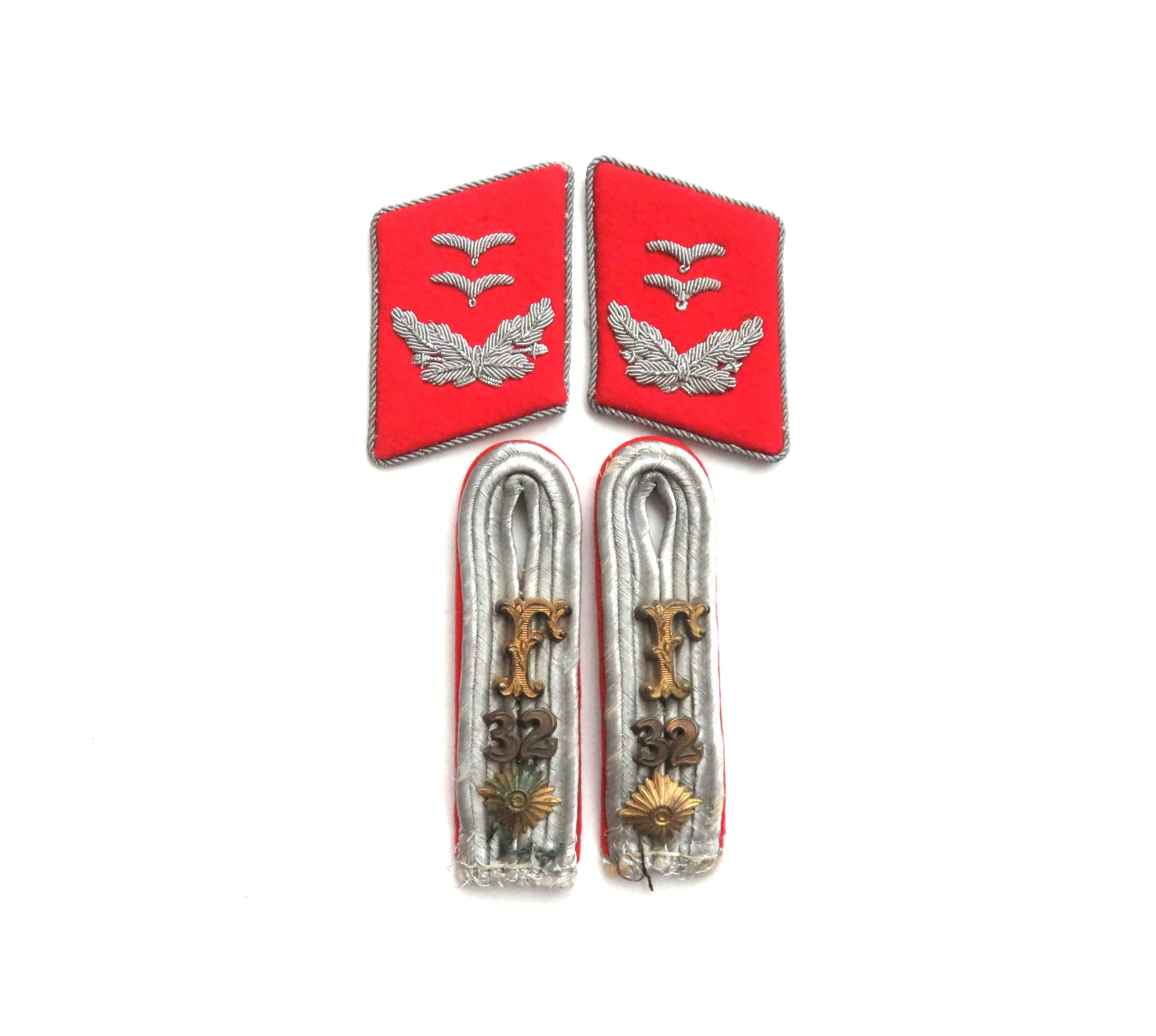Germany.  Luftwaffe Flak Oberleutnant Shoulder Bpards & Collar Tabs