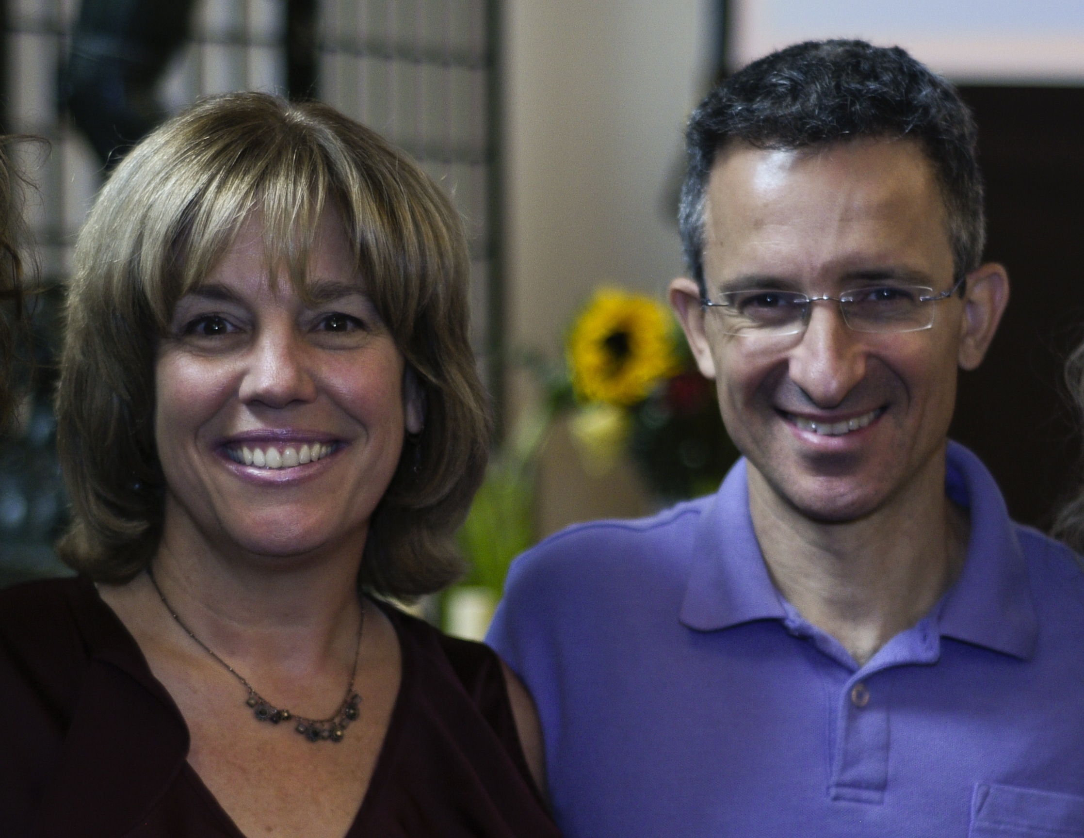 Tal Ben-Shahar e Megan McDonough, fundadores do Wholebeing Institute e idealizadores do modelo SPIRE de felicidade e bem-estar