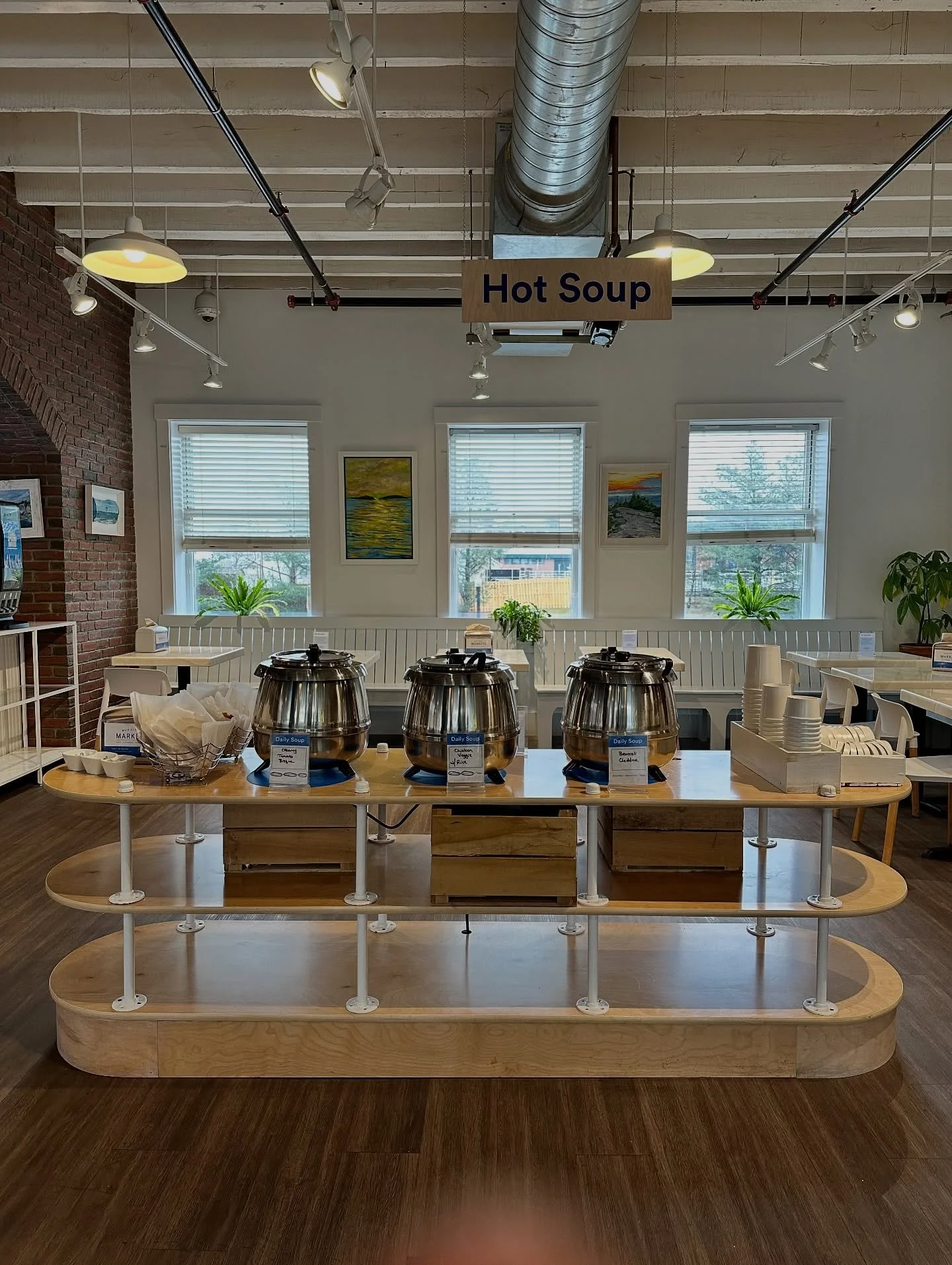 Does anything say grey fall day like a steamy cup of soup? We think not. 

Our rotating soups are hot and fresh just for you - eat here or take it to go. Either way, cozy lunch awaits 🥣

#mainstreetmarkets #mainefood #rocklandmaine #mainecafe #maine