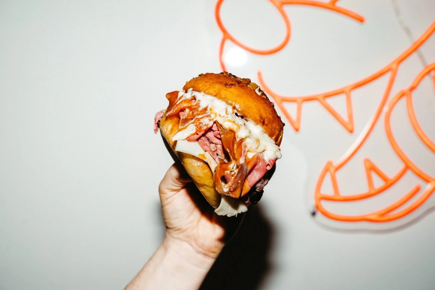 Roasty&rsquo;s Rockland is back in the gallery and ready to make your Monday and Tuesday a little brighter! Come see us 11-7 or place an order online for those sandwiches you&rsquo;ve been dreaming about 😋

#mainstreetmarkets #mainefood #rocklandmai