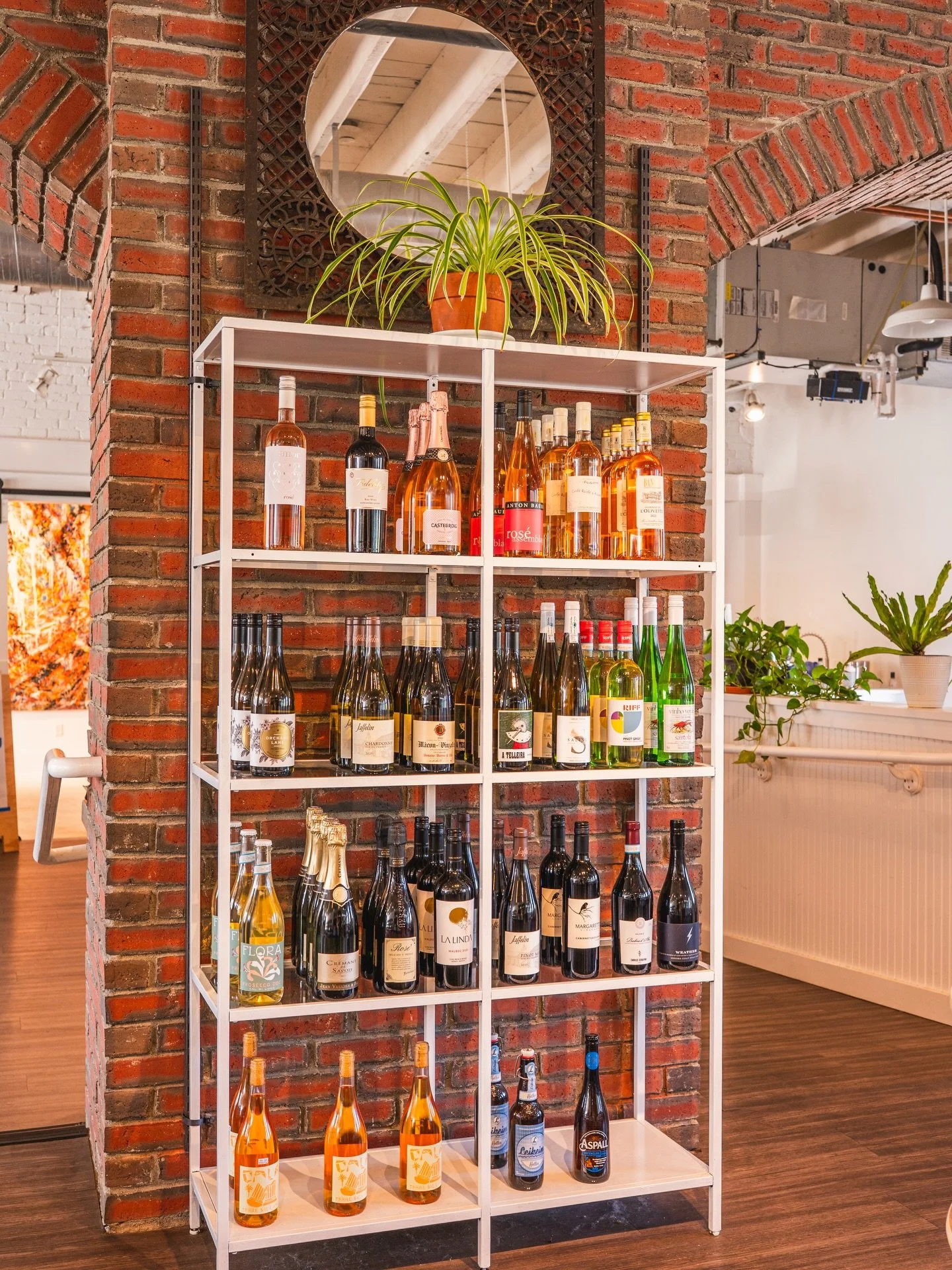 Open regular hours this NYE! Stop by for snacks, treats, and bubbly to ring in the new year 🍾

#mainstreetmarkets #mainefood #rocklandmaine #mainecafe #mainecatering