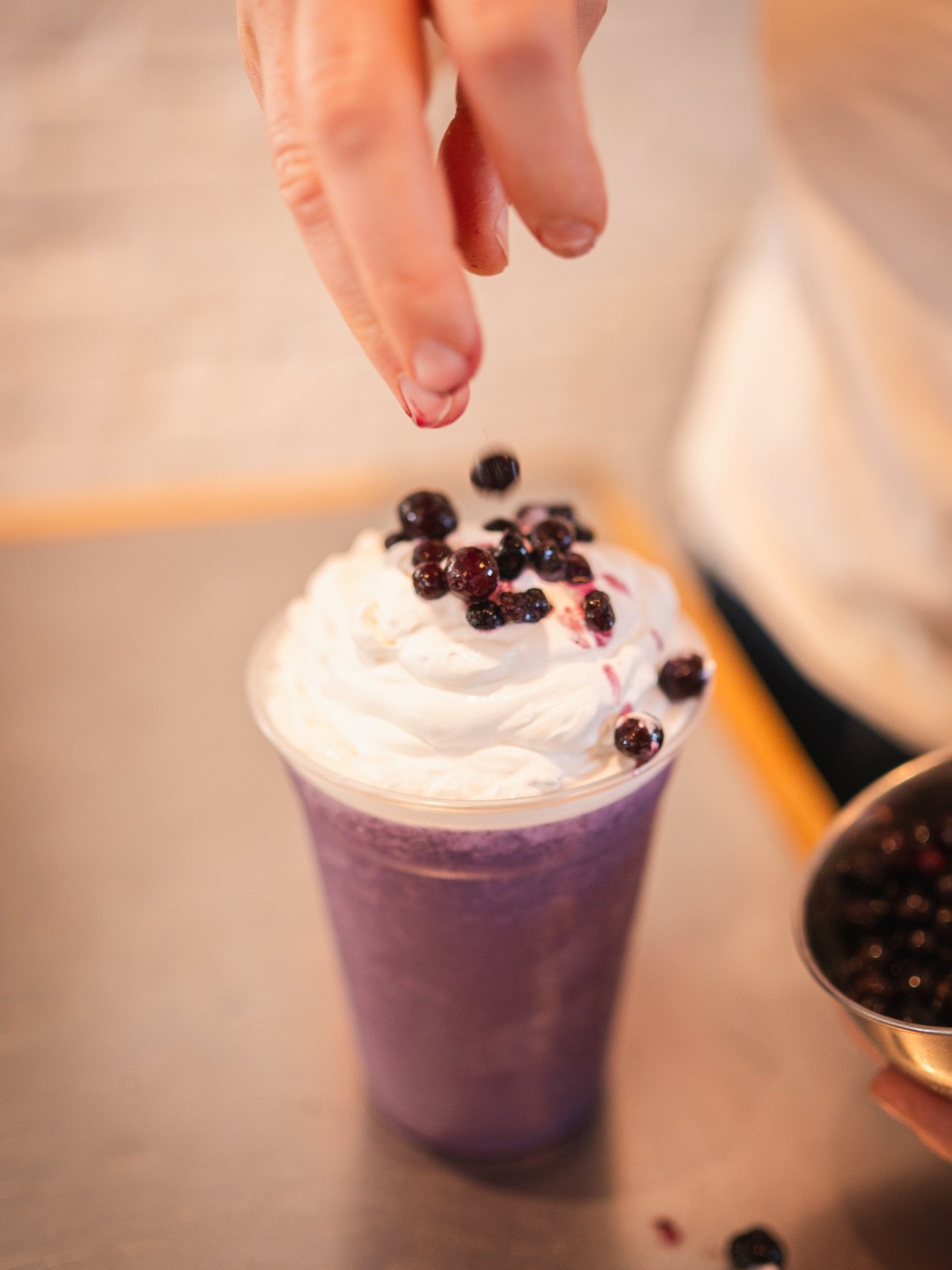 Friday&rsquo;s here 🙌

Kick off the weekend at MSM&mdash;grab a treat, sip something good, and ease into it with us.

#mainstreetmarkets #mainefood #rocklandmaine #mainecafe #maineprovisions