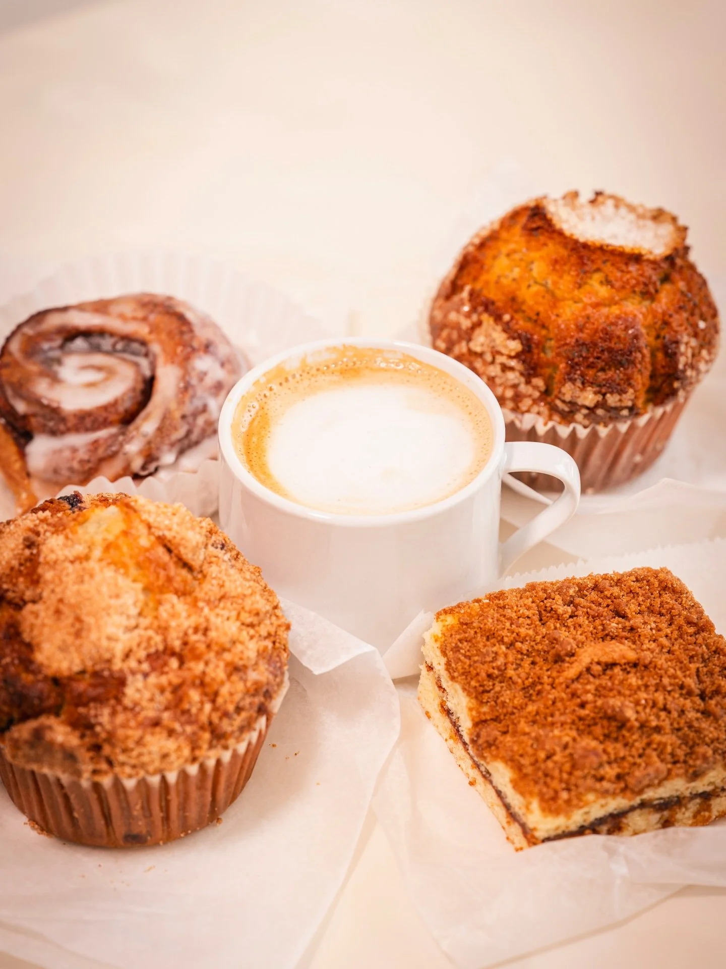 Swing by the market for your Friday fix! We&rsquo;ve got all your favorite treats, as per usual, and we&rsquo;re here to help you make it to the weekend ☕️

#mainstreetmarkets #mainefood #rocklandmaine #mainecafe #maineprovisions