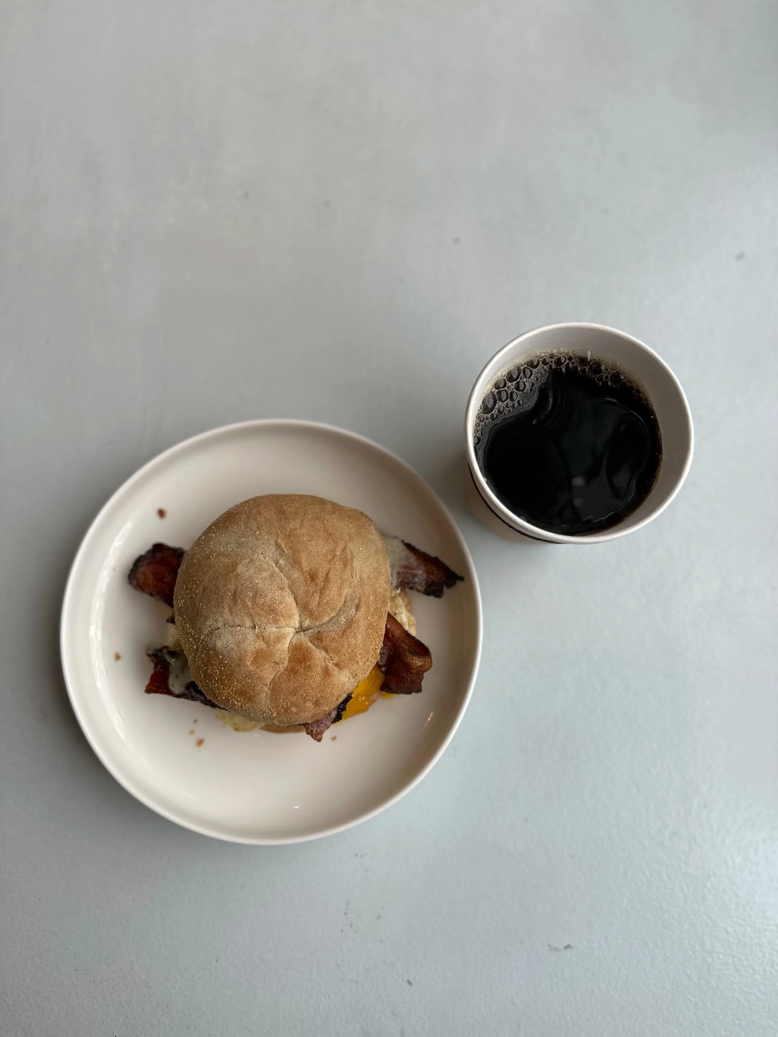 Friday fuel 💙

Swing through today and celebrate making it to the end of the week! See you at the market!

#mainstreetmarkets #mainefood #rocklandmaine #mainecafe #maineprovisions
