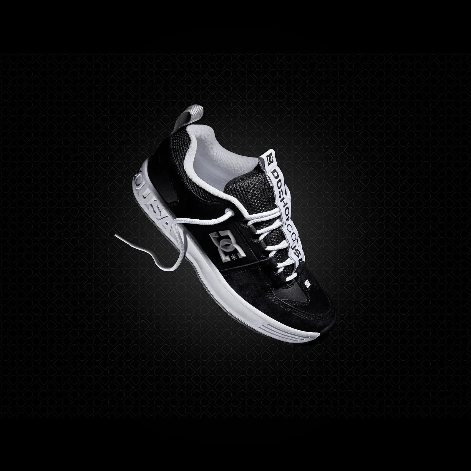 DC-072518-Size_Footwear_Lynx-blk-onblack.jpg