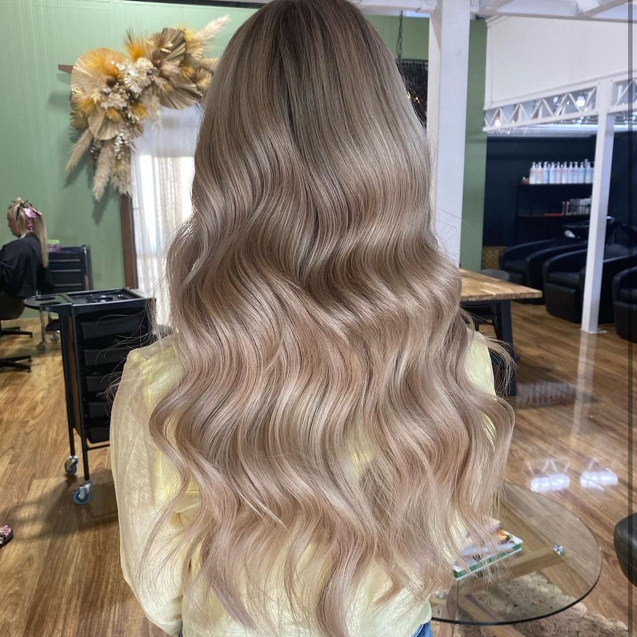 Beautiful weft extensions done by our weft specialist @bec_harperandgrace 
🤎🤎🤎