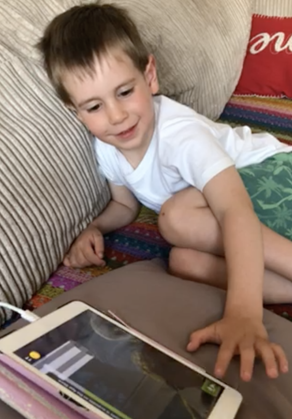 Arthur can spend a long time practicing letters and words with the digital learn-to-read game Poio. (Photo: Private)