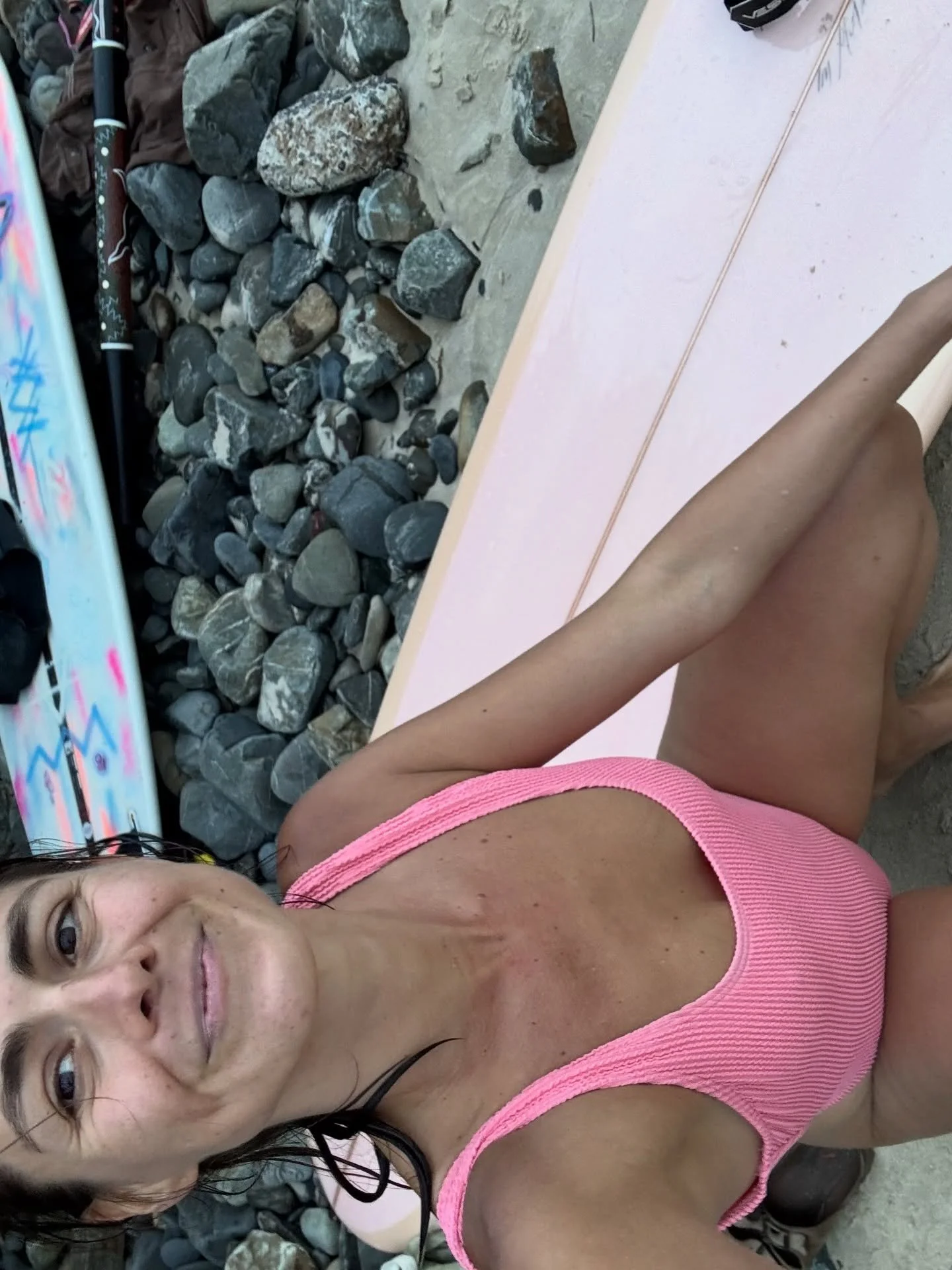 reminiscing on spring 2025 🍓 

full of frisbee sessions (zeus&rsquo;s favourite exercise), enjoying the local waterhole as often as we can before moving out of our home next week, getting back into the surf after a lengthy hiatus, welcoming fresh cl