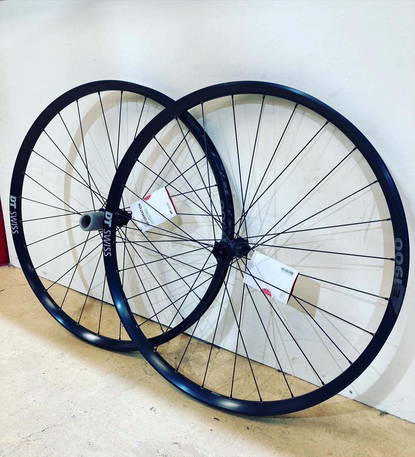 DT Swiss E1900 29er wheel sets back in stock. 
#dtswiss
#dtswisswheels 
#dtswisse1900
.
.
.
.
.
.
#wefixbikes
#webuildbikes
#webuildwheels
#weknowbikes
#bunburysmostexperiencedbikeshop
#bunburycycles
#bunbury
#bikesaredardycinq