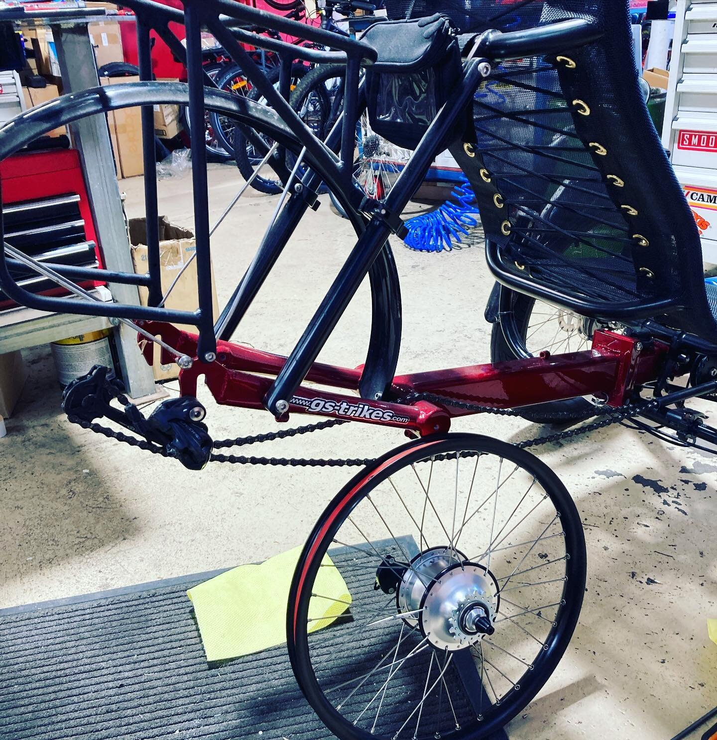 Rohloff Speedhub upgrade time for this Greenspeed Magnum trike. 
42 speed anyone?
#rohloff #rohloffspeedhub #greenspeed #42speed
.
.
.
.
.
.
#wefixbikes
#webuildbikes
#webuildwheels
#weknowbikes
#bunburysmostexperiencedbikeshop
#bunburycycles
#bunbur