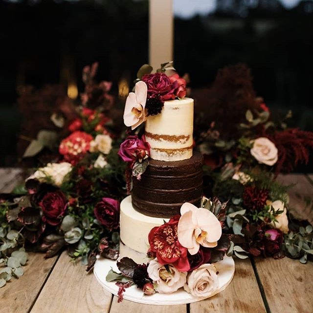 We're in awe of the art of cake making. Like jewellery, it takes creativity, skill and a great deal patience! ​
Hats off @missladybirdcakes, your creations are stunning!