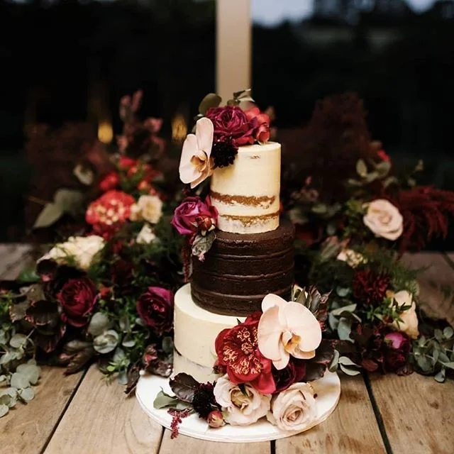 We're in awe of the art of cake making. Like jewellery, it takes creativity, skill and a great deal patience! 
Hats off @missladybirdcakes, your creations are stunning!