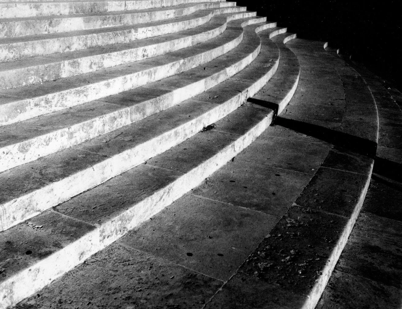 Valencia Steps 2.jpeg