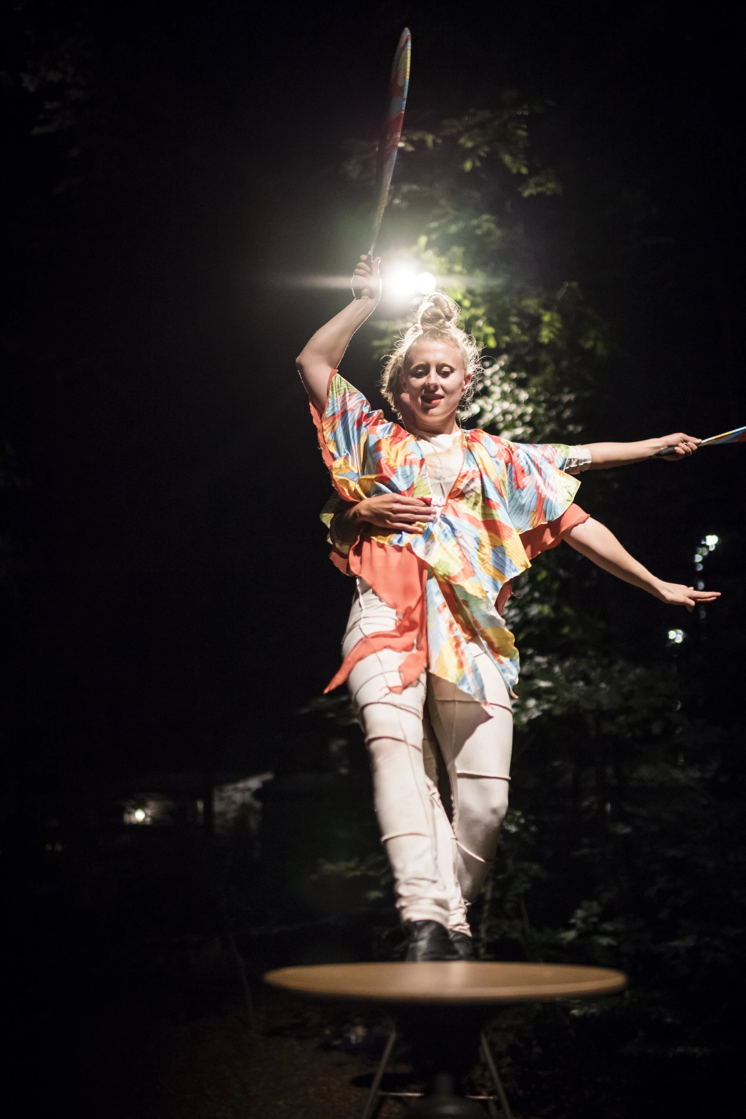 Katharina Dröscher (CH)Katharina ist eine Seiltänzerin aus Zürich. Ihr Zirkus-Bachelor schloss sie erfolgreich an der École Nationale de Cirque de Montréal in Kanada ab. Katharina gastierte u.a. an den Salzburger Festspielen, Teatro alla Scala in Ma…