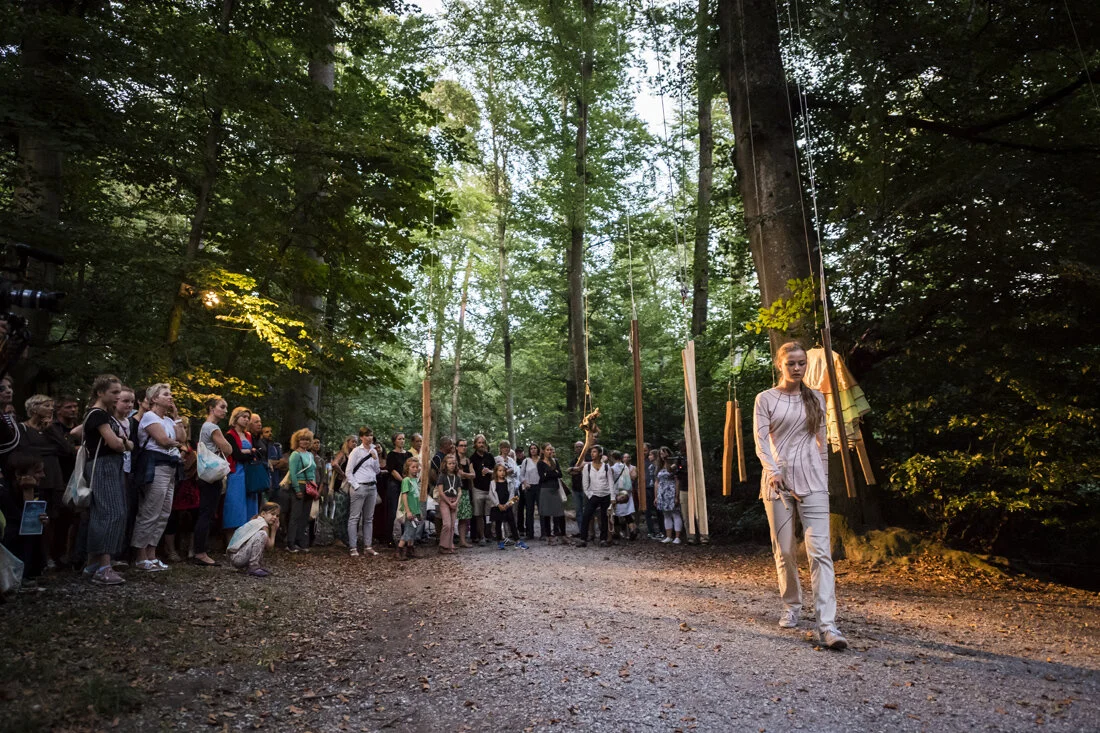 187_oeff-oeff_2018_zwischen-baeumen_davidschweizer.jpg