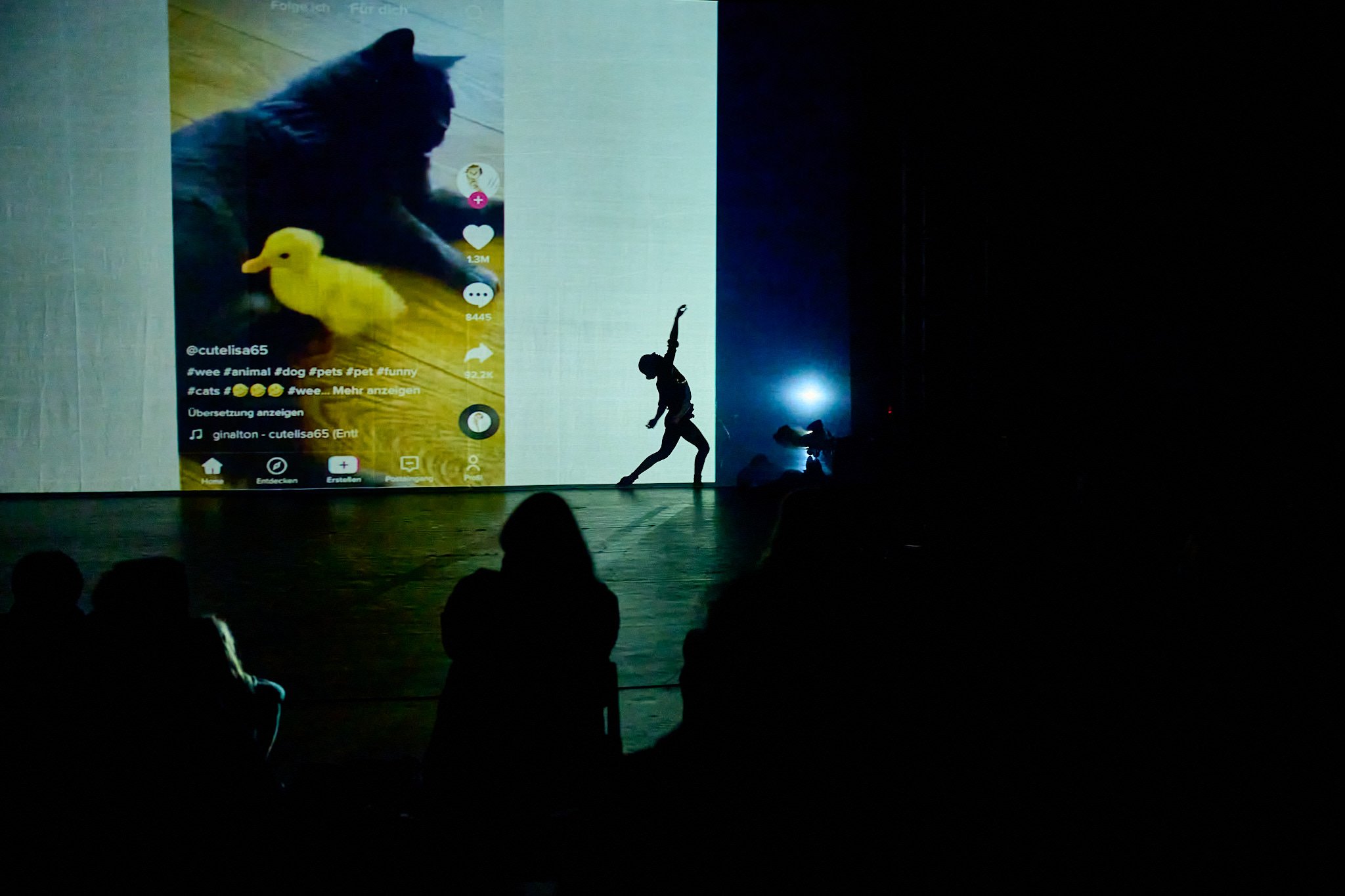 2022-03-31-Separate-Reality-Premiere-Oeff-Oeff-Bern-andremaurer-ch-0312.jpg