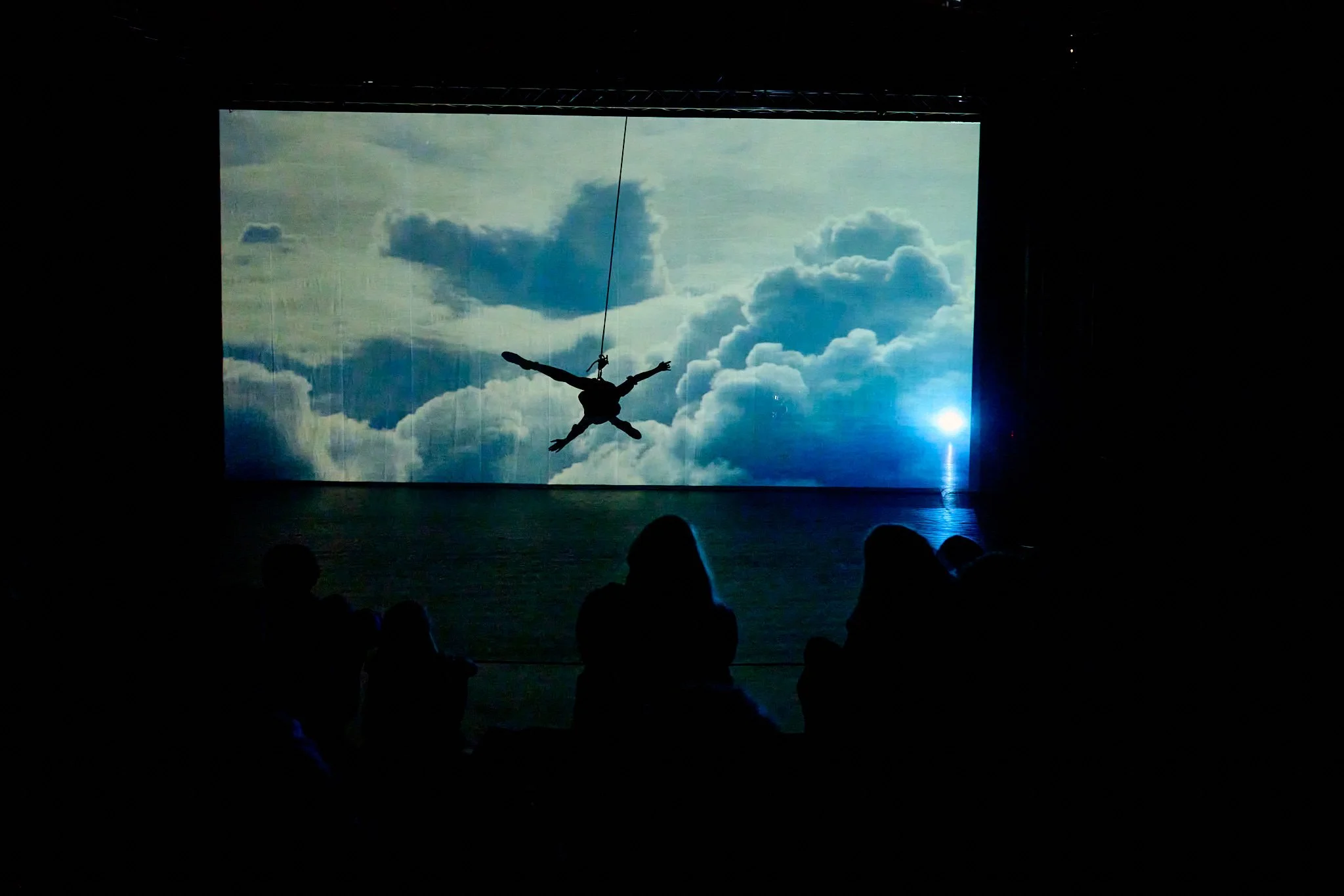 2022-03-31-Separate-Reality-Premiere-Oeff-Oeff-Bern-andremaurer-ch-0331.jpg