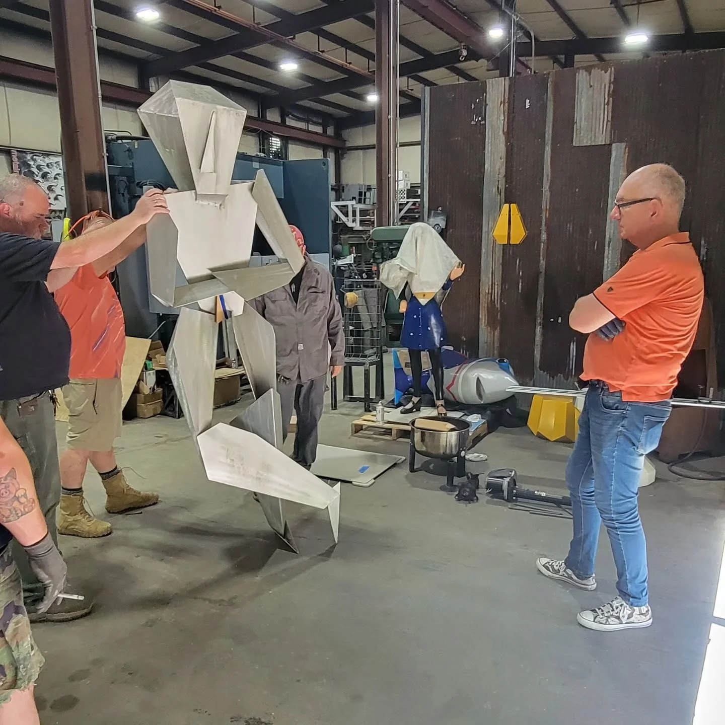 We love when @darrell_dean_antiques stops by with a repair art job! Look at this fantastic sculpture!
#winstonsalem #wsnc #dtws #northcarolina