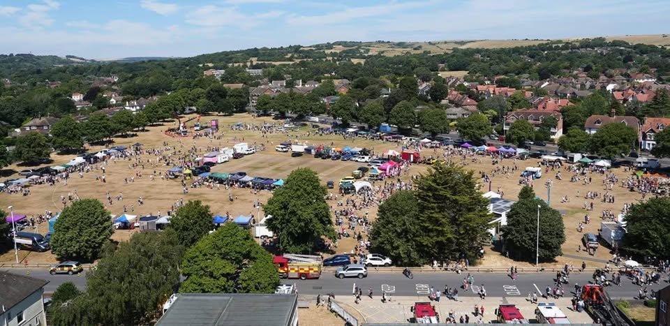 Frenchie &amp; Friends at Broadwater Carnival 