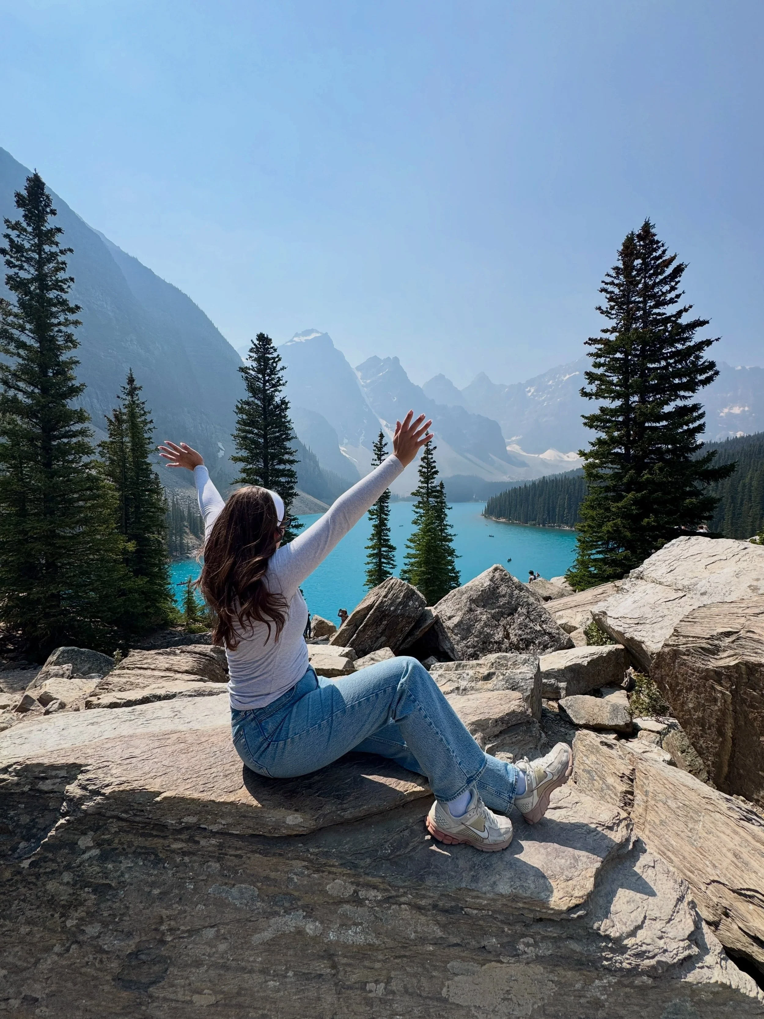 off the grid 🏔️🇨🇦✨☀️🌲 spent a lovely few days exploring the Canadian Rockies in Banff National Park!

Such an amazing place to see IRL from Lake Louise to Johnston Canyon and everything in between. 

This trip was brought to you in part by Poutin