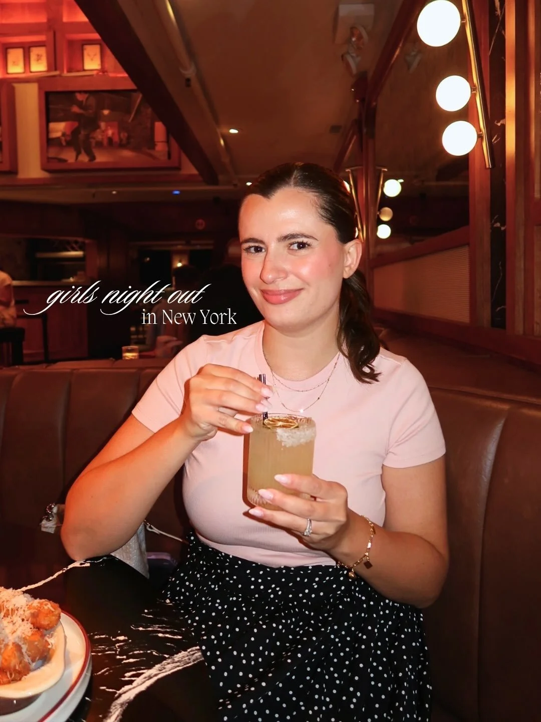new york nights 💫🍸🌭📸🗽if you&rsquo;re looking for the perfect place for drinks with friends or date night, you have to visit @yesterdays in Greenwich Village 

They invited us in and this place did NOT disappoint. We sat in a gorgeous booth with 