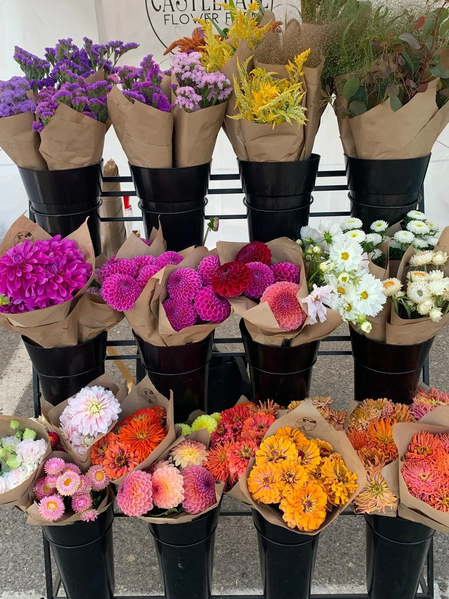 CUSTOMER APPRECIATION DAY!! $15 /bundle or 3/$40!! 👌🏻🤩💐
Thank you Invermere for your support all summer long. Hard to believe we&rsquo;re at the end of the regular market season. Here until 1pm across from Mushroom Will and the washrooms at the I