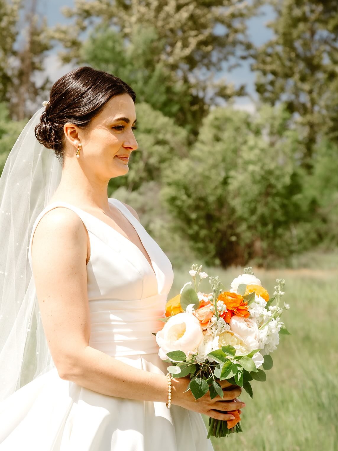 Emilie &amp; Gwyn 💍
June 13, 2025 
The magic of June peonies &amp; ranunculus captured beautifully by the talented @estellegonordphotography 💚
E&amp;G, you were so lovely to work with and thank you for trusting me with your wedding florals on your 