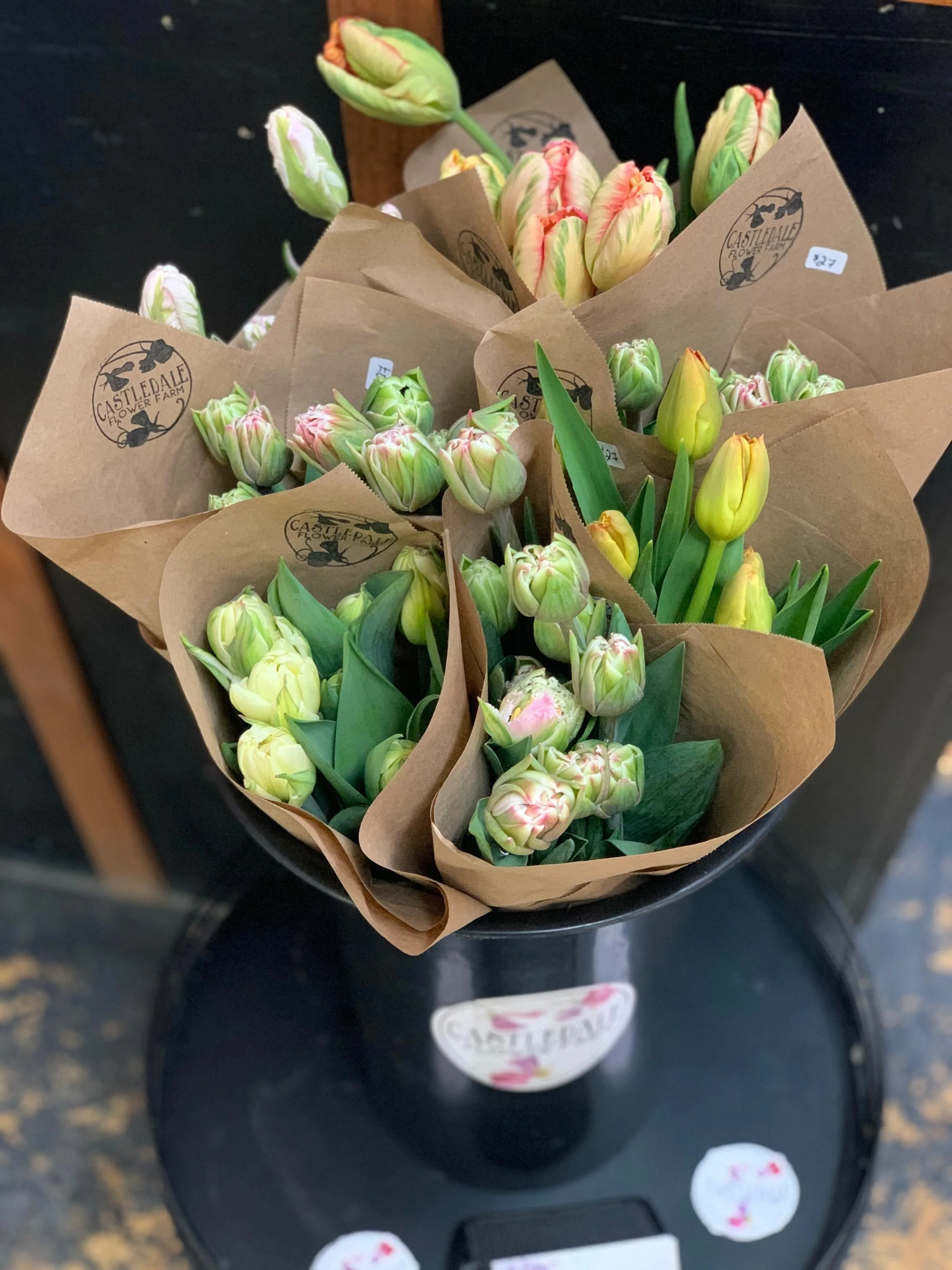 Fresh tulips @hopkinsharvest 💚