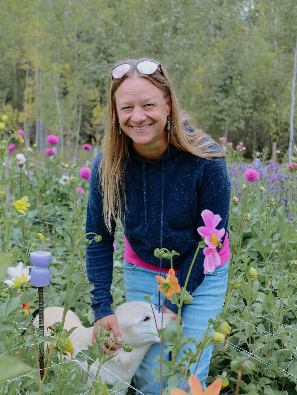 IT&rsquo;S HAPPENING!! Attention ranunculus lovers! You don&rsquo;t want to miss this!! 😍
Join me for a Spring Flower U-Pick &amp; Design Event Saturday, June 20th at 10am. Pick your flowers you want to arrange, while Natalie @hi.tide.photography sn