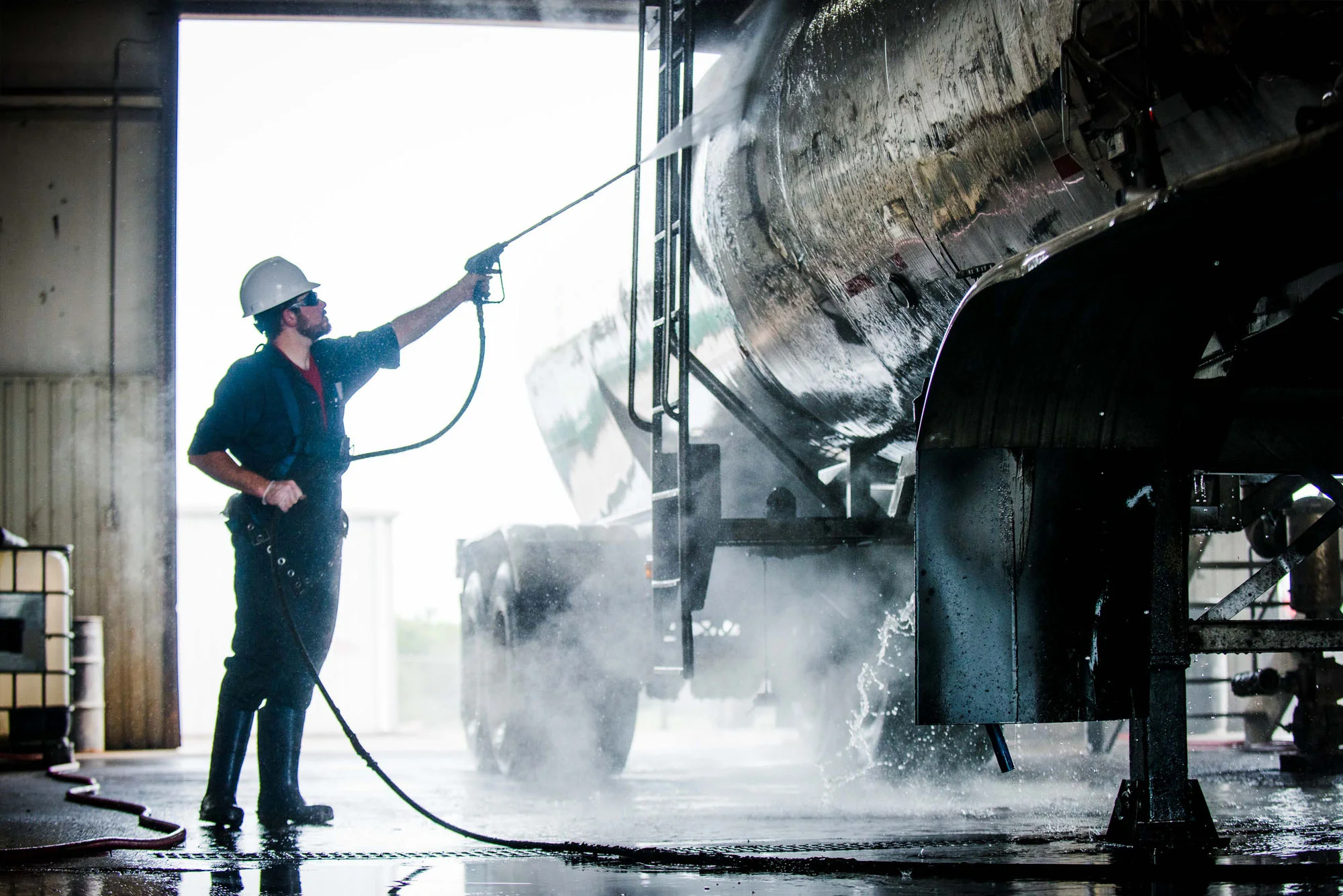 M2-Website Crop-2000x1335-DFW-Tank-Cleaning-2.jpg