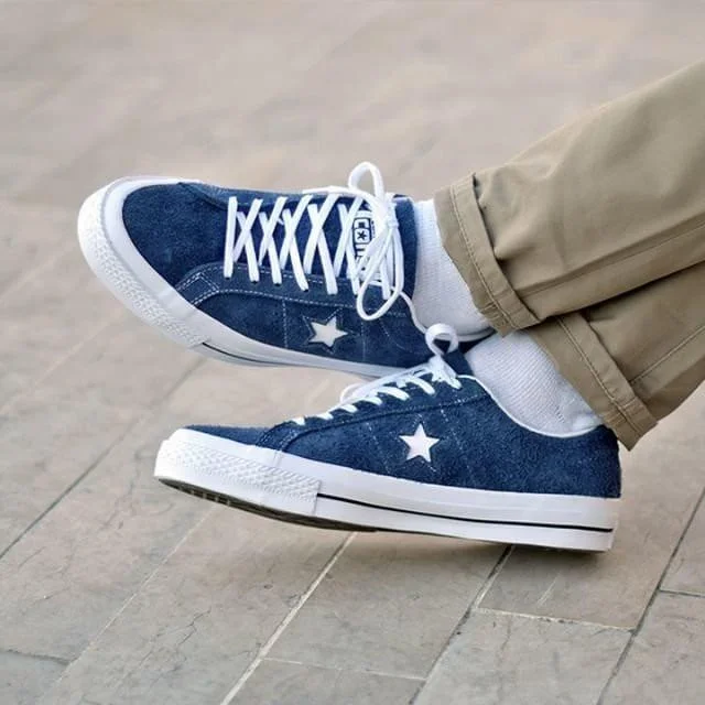 navy blue one star converse