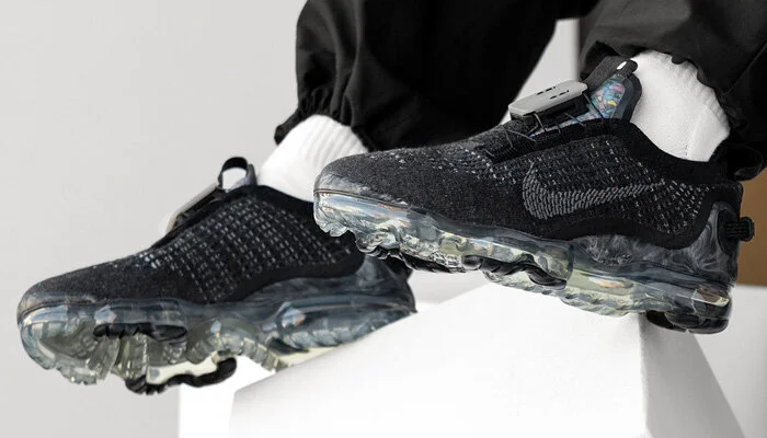 vapormax under retail