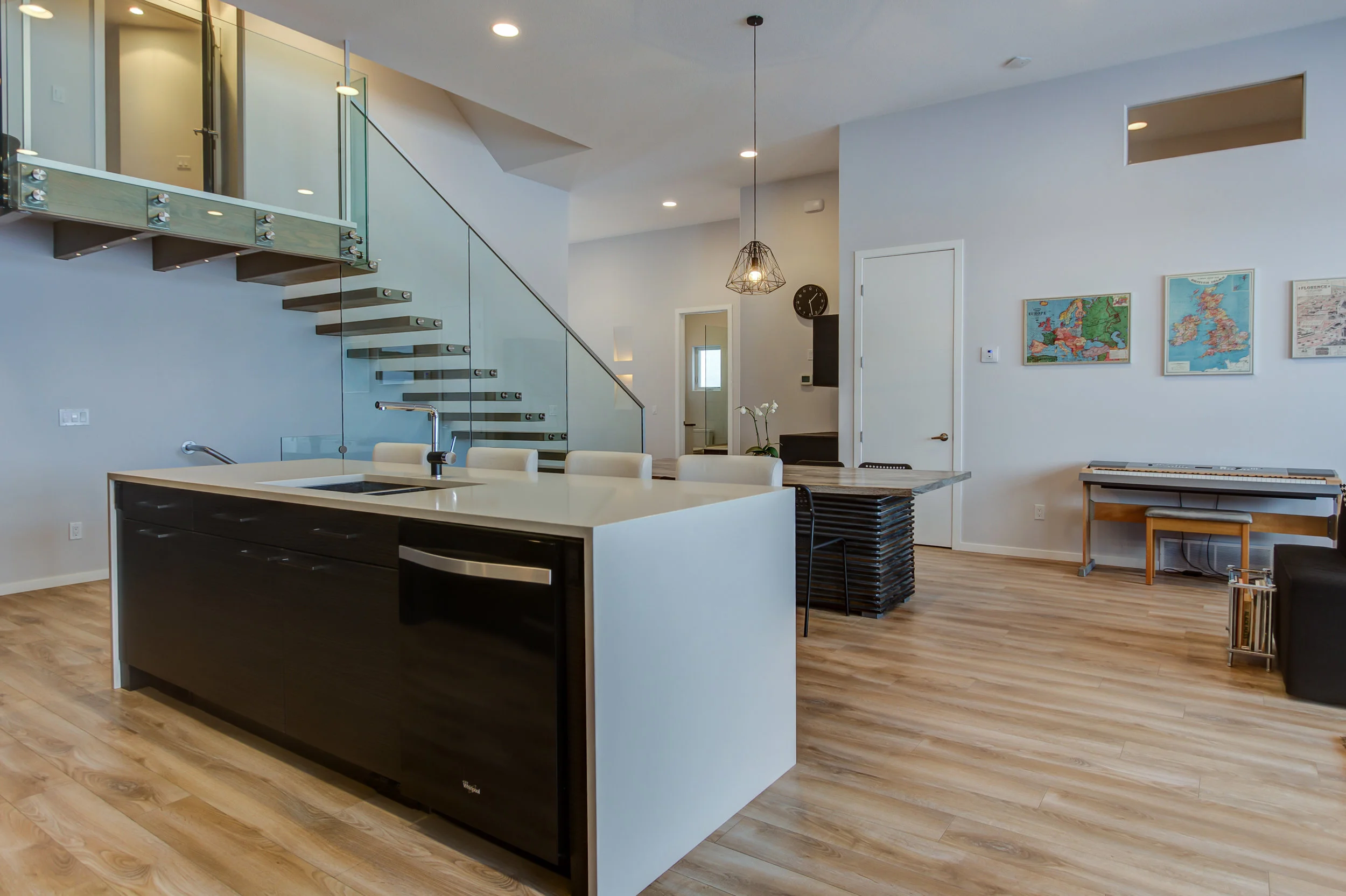 7105 85 STREET-18 - Copy.jpg