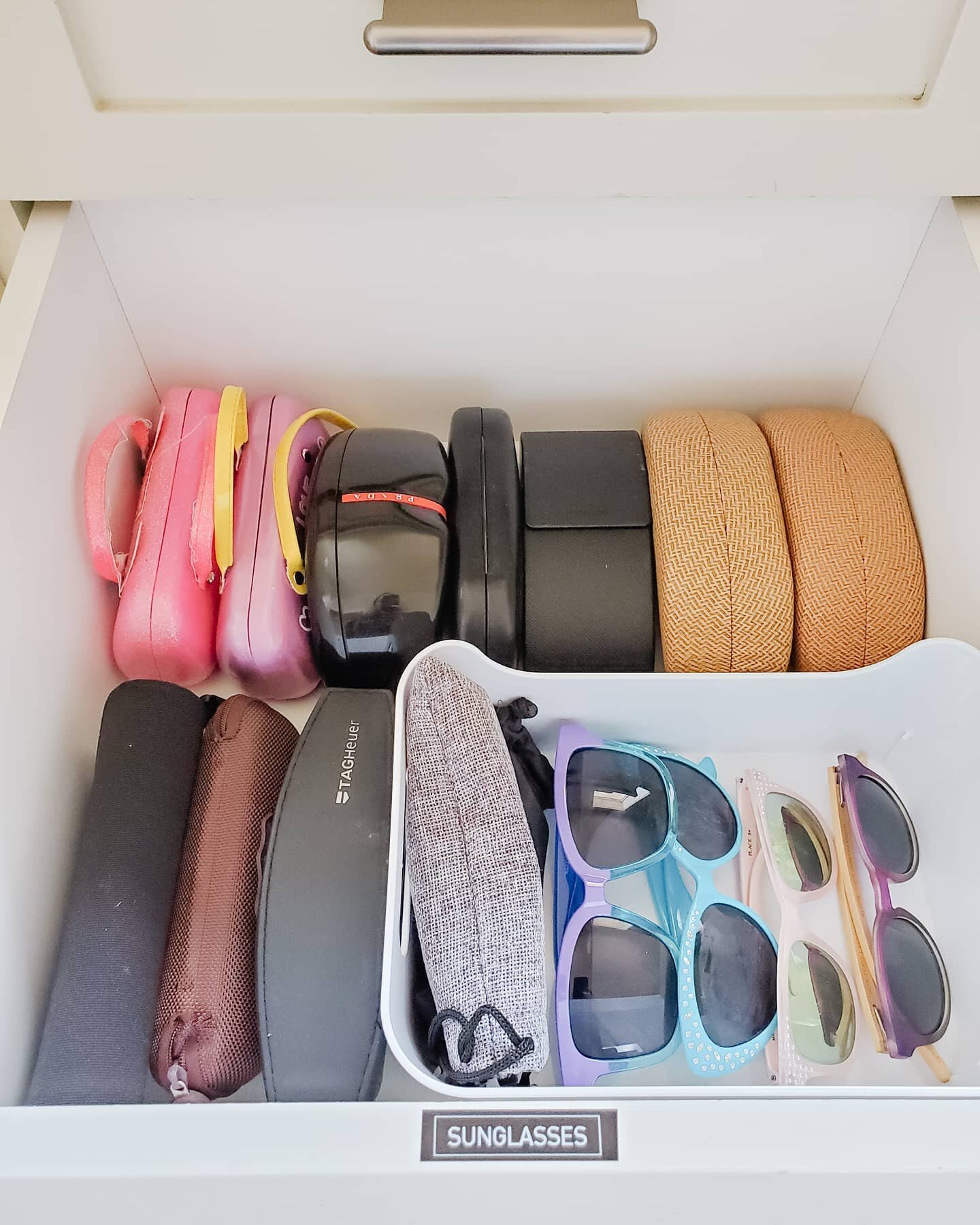 Praying for warmer weather this week! 

Can you find your sunglasses in an instant?! 

#sparxorganizing #sparx #sparxjoy #getorganized #organizingtips #organizedmom #organization #yycbusiness #yycmoms #yycwomeninbusiness #yyclocal #yychomes #calgaryh