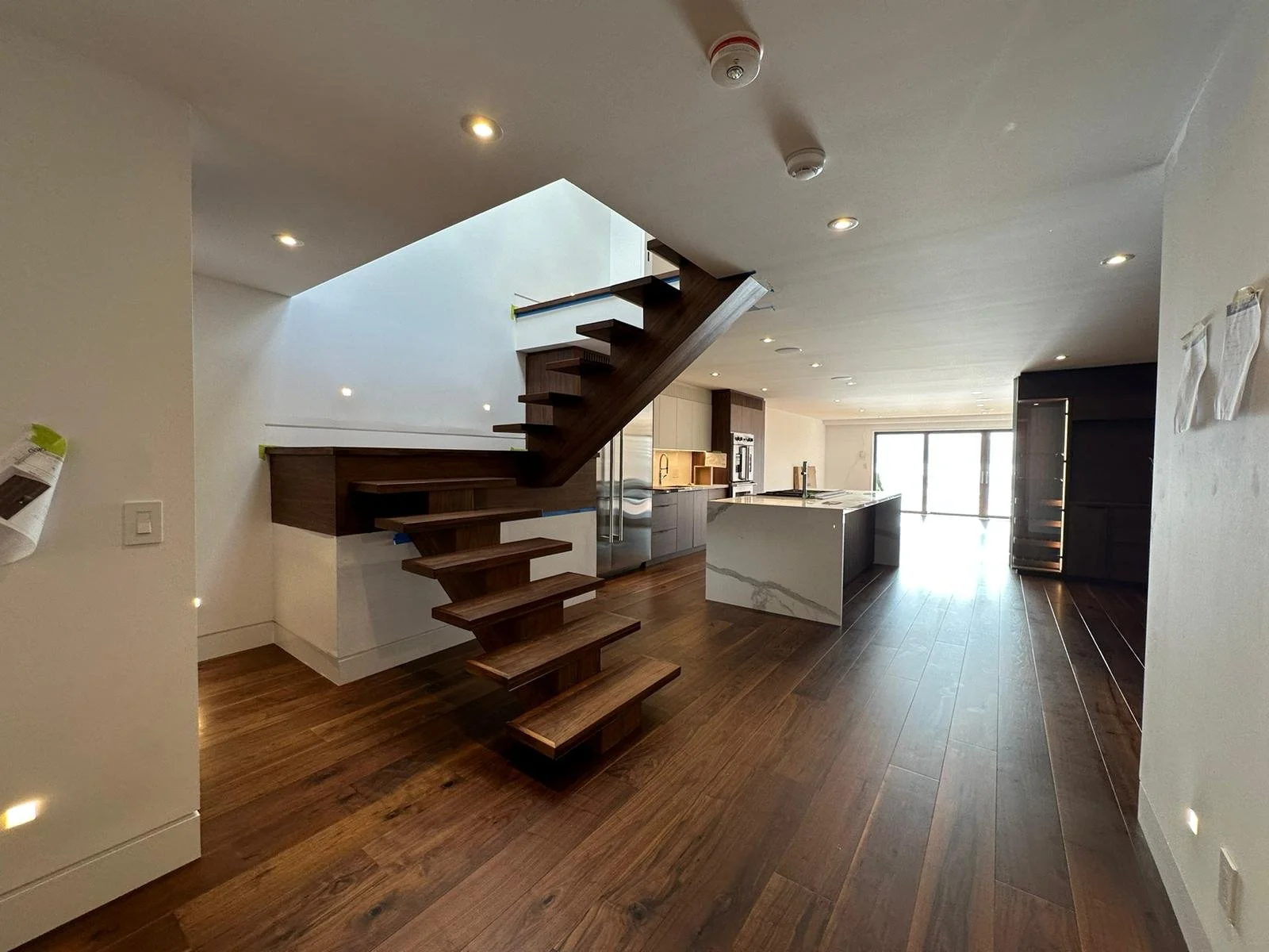 Transforming Spaces: The Art of Flooring with R&amp;B Vass 