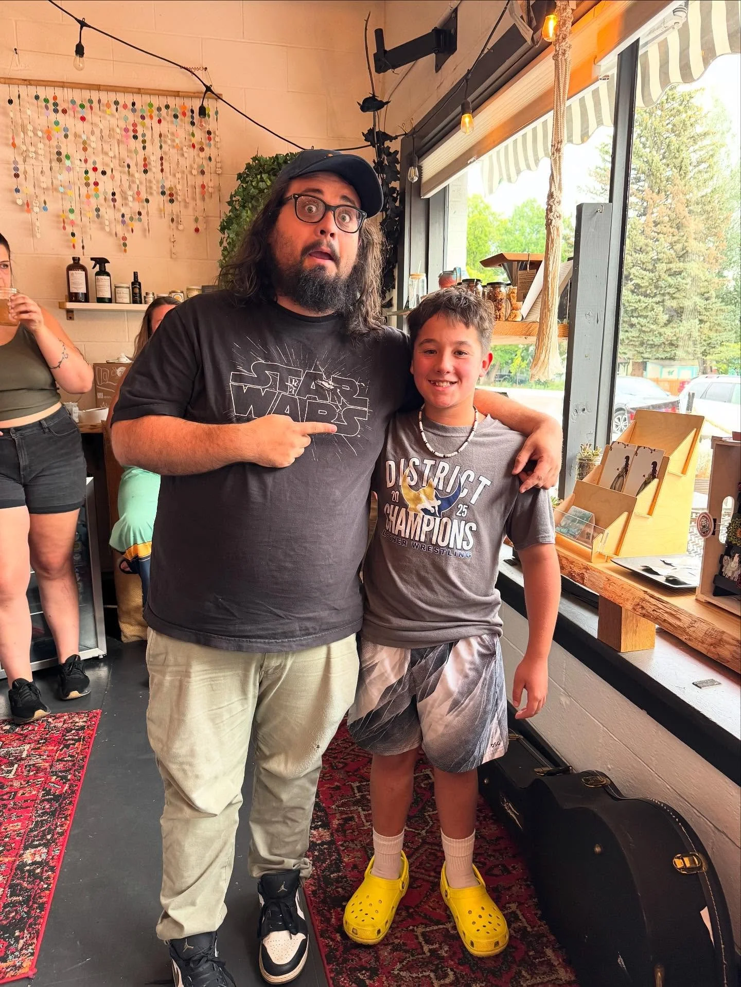 I forgot to post about this, but it was awesome to see my student Benji be the featured artist for the Fox Den open mic on Thursday. 
@nowastecafe_foxden 
@realestache @littlerittner