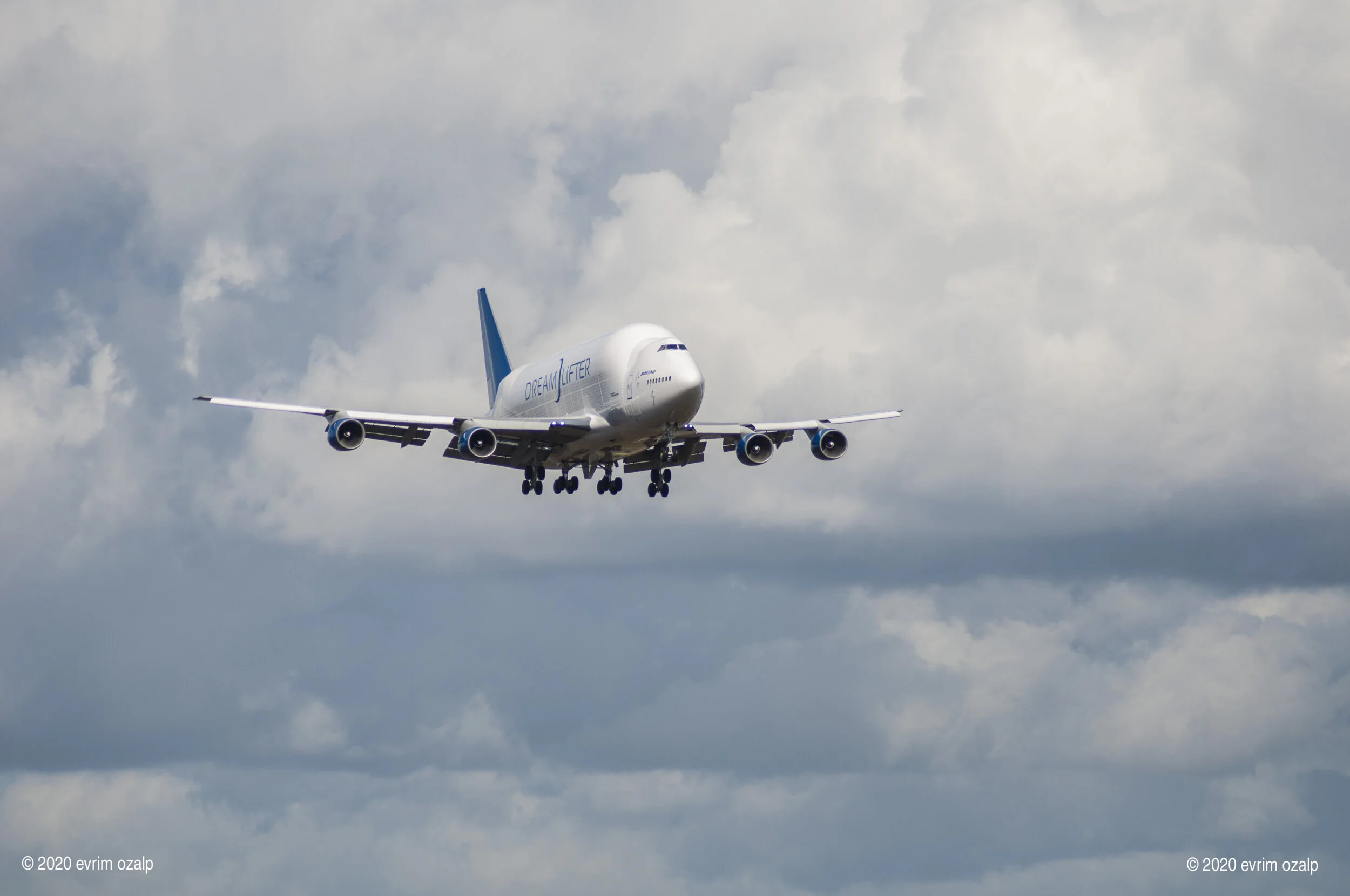BLFC on final Rwy 16R at KPAE
