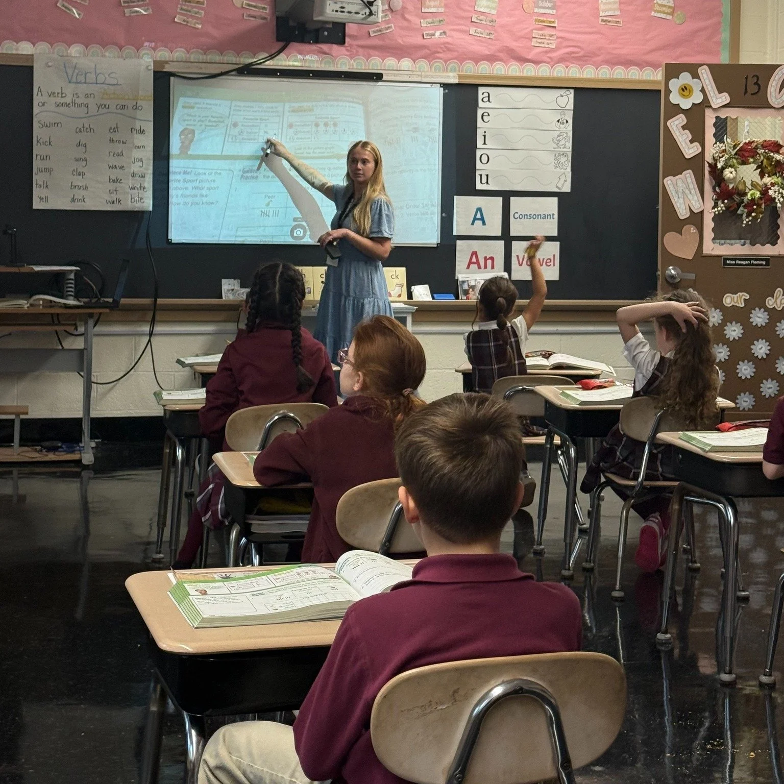 📊 In Grade 1 math, students learned how to collect and organize data! Using fun examples and hands-on activities, they practiced sorting and counting information — an exciting first step into the world of graphs and charts! 🧮✨