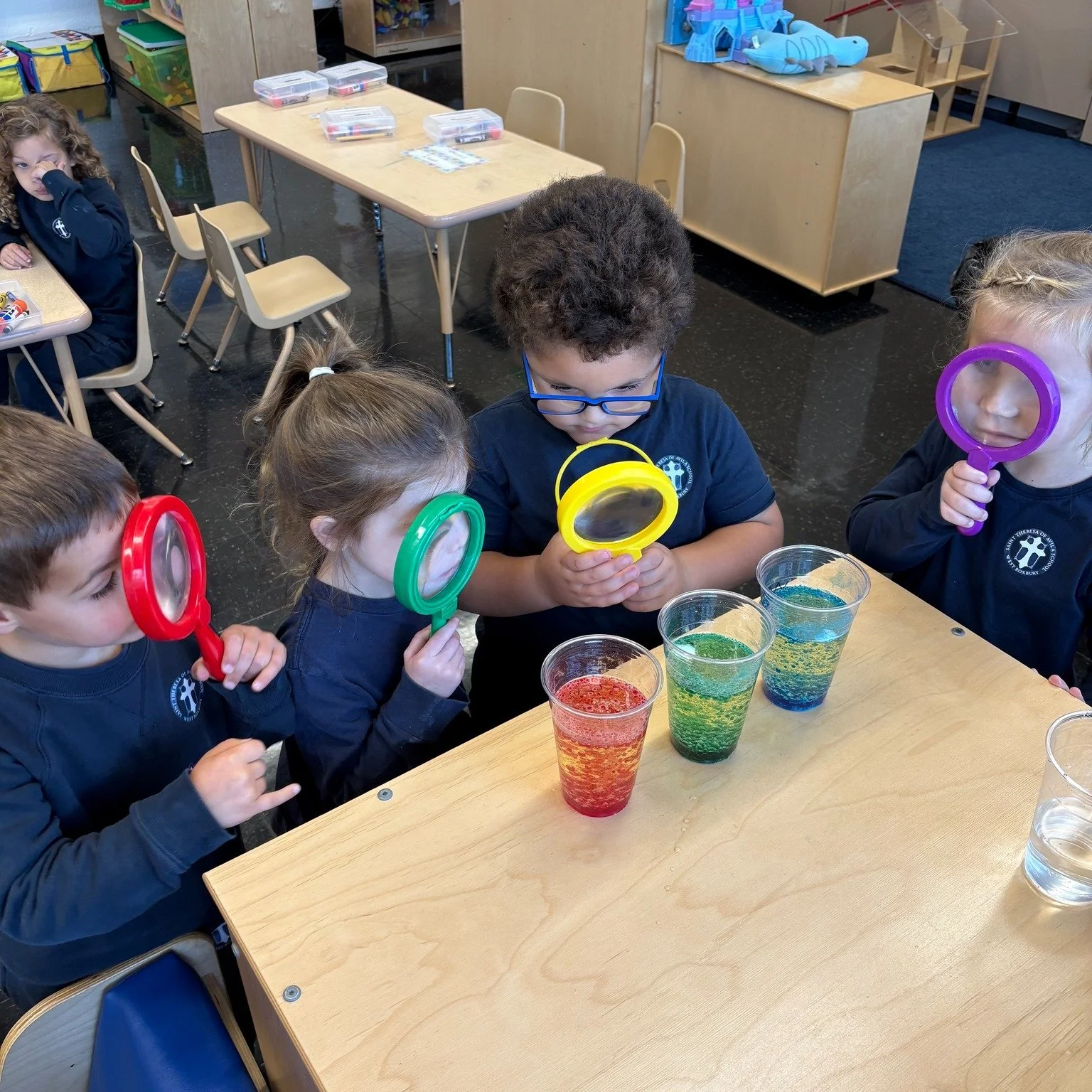 👩‍🔬🧪 Our Pre-K 4 students put on their scientist hats today and made monster lava lamps! They loved watching the bubbly reaction come to life — then wrapped up the fun by coloring their favorite monsters! 💚👻💜