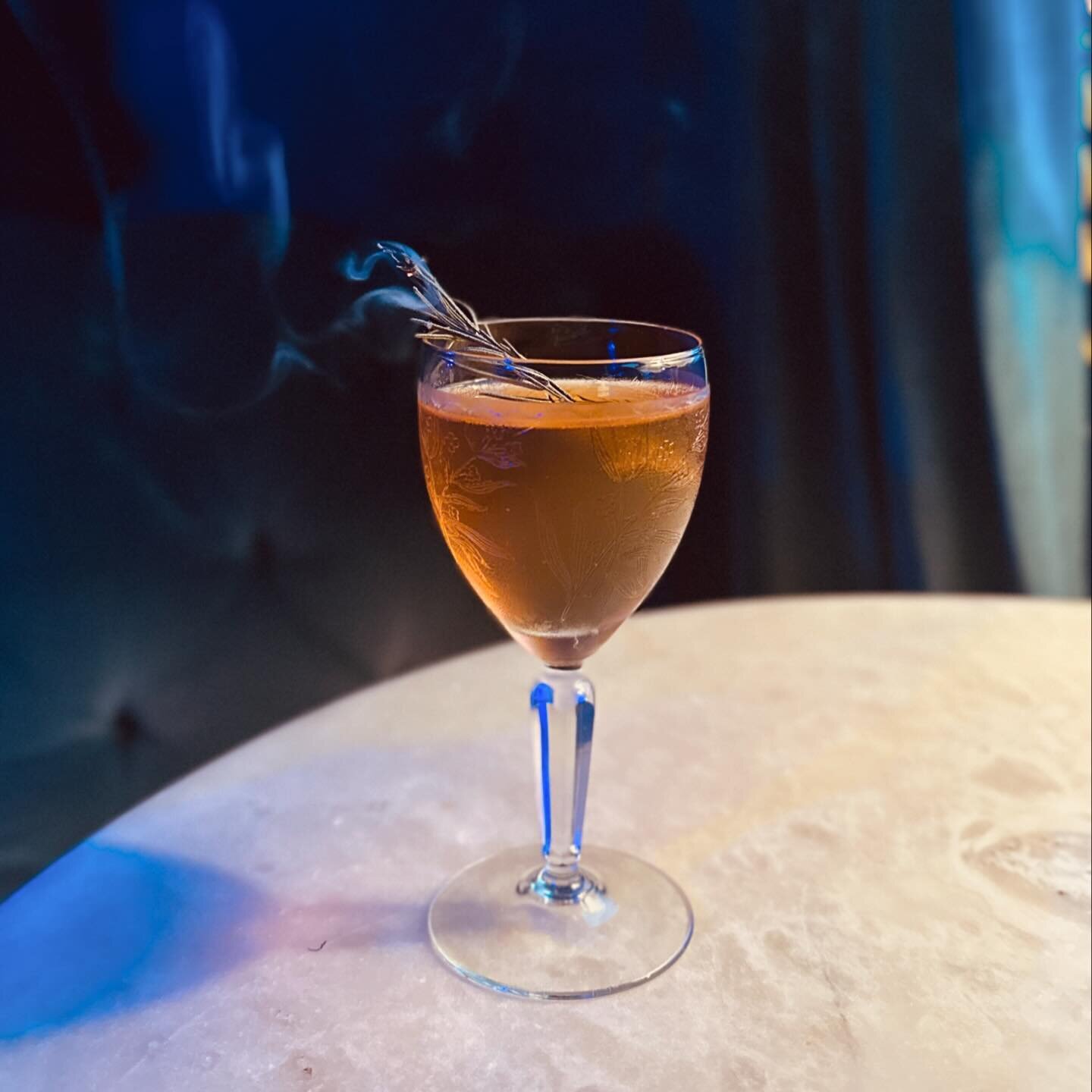 Smoke Signal 🌬️🌿 
Uncle Nearest Rye 
Uncle Nearest 1884 Small Batch
Gran Classico bitter 
Pearl Hour garden rosemary 

A Vieux Carr&eacute; style cocktail using a few of @divad_ favorite bottles and rosemary from our garden. 
Leaving a trail of smo