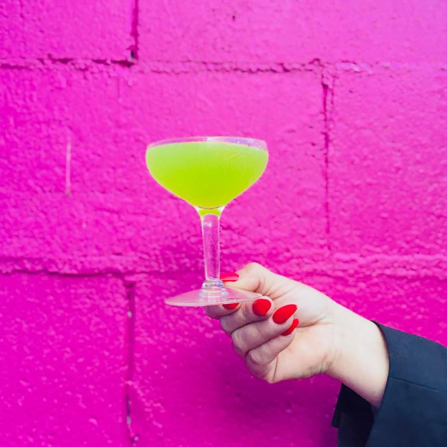 What&rsquo;s good here?

1. NEON citrus vodka, midori, lemon, pearl hour garden marigolds

2. YERBA BUENA bourbon, strawberry, lemon, mint, balsamic vinegar

3. HERBAL TEA we offer rose petal tea, chamomile tea, or green heart tea a custom blend of m