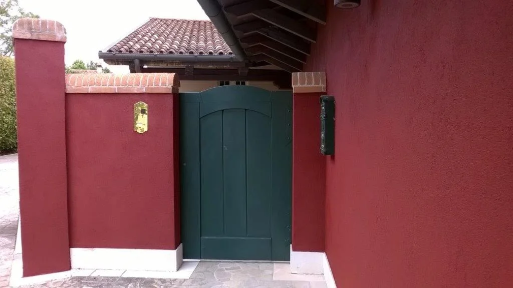 cork-spray-outside-wall-red.jpg