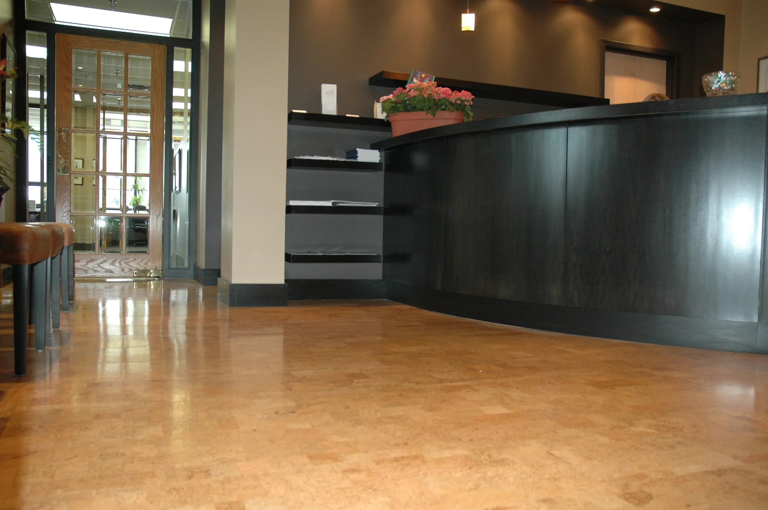 Cork floor in Harmony pattern is the floor in the reception area in an office