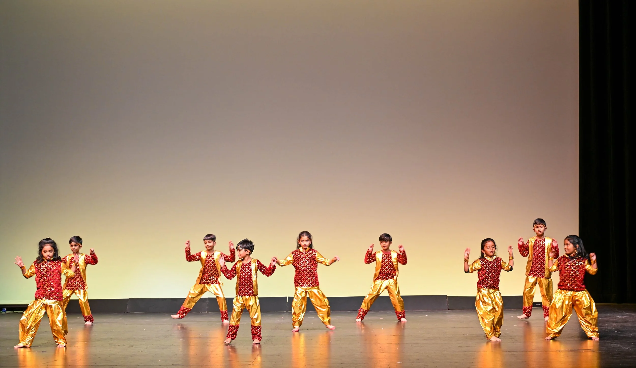 🎶 Dance Camp for Rising Stars - Sunnyvale (Ages 6–10)