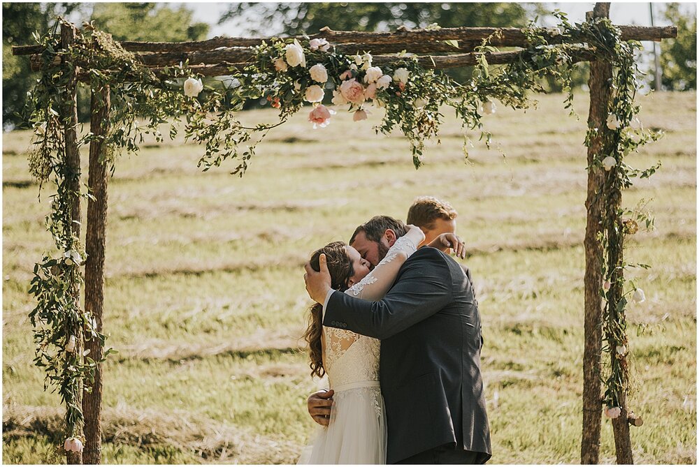  outdoor wedding ceremony in MPLS 