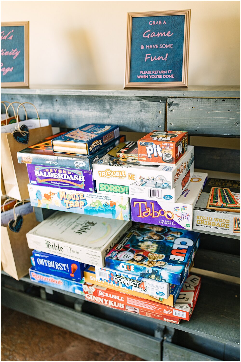  Board games display for wedding guests to play 