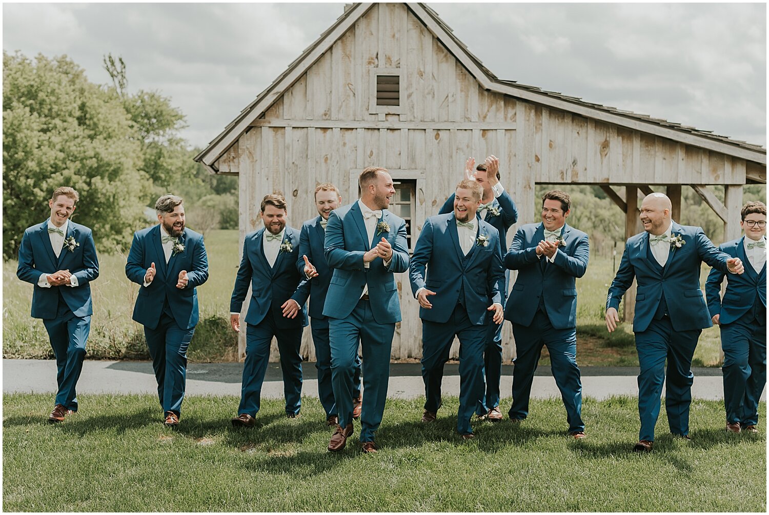  groom and groomsmen photos 