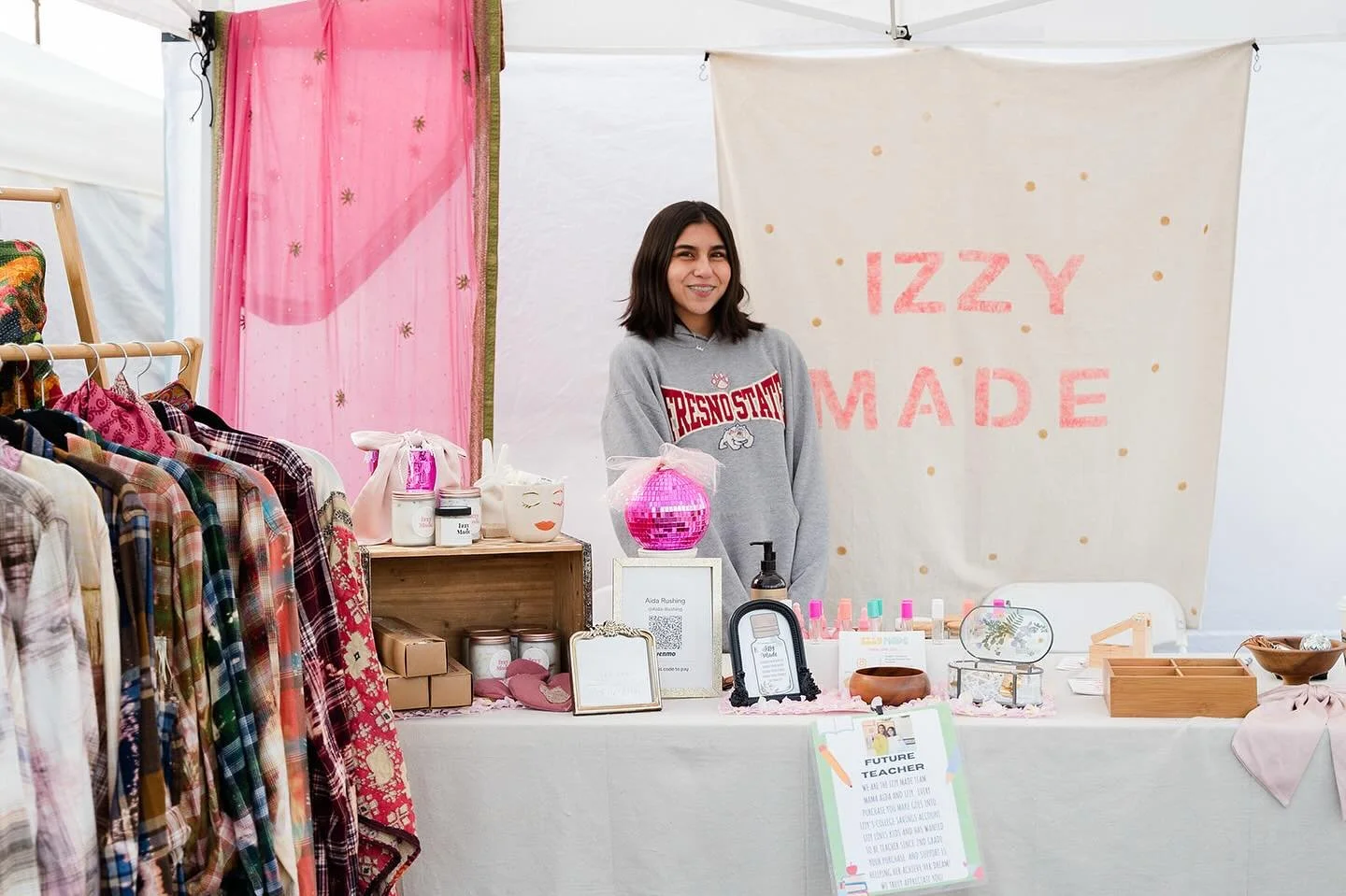 Meet the vendor 😍👯&zwj;♀️💫

Say hello to Mama Aida &amp; Izzy @izzymadeoils , a mother-daughter team with a big love for essential oils, handmade magic, and sustainable living. Izzy is your go-to for all things oils and natural wellness, and Mama&