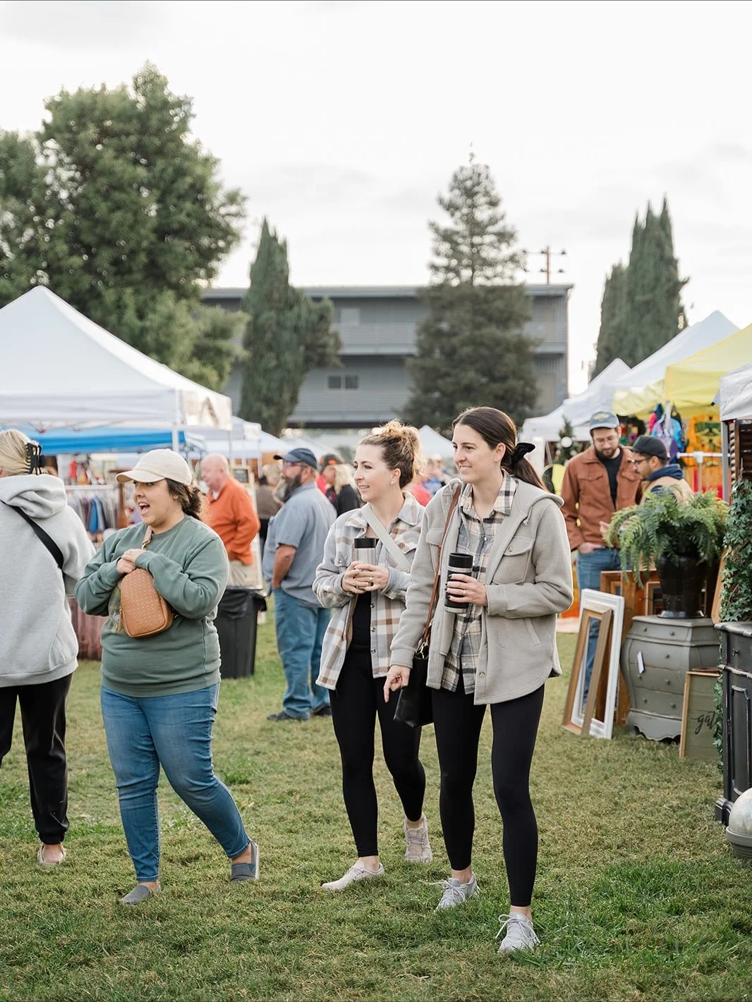 We&rsquo;re giving away 100 Early Bird tickets!! 🕊️✨☕️ Leave a comment on this post and we&rsquo;ll send you a special message! Shop early on Saturday morning from 8am until 10am to get a first look at all the unique treasures waiting for you😍 See 