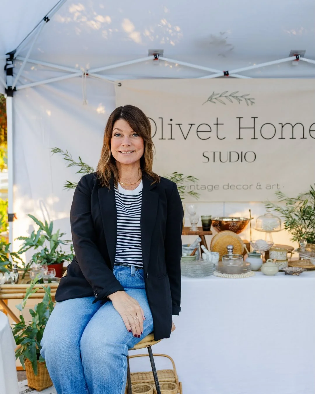 As a Home Stylist and curator of vintage and antique decor for the past 25 years, Karen @olivet.home.studio truly loved finding beautiful and unique treasures for her clients as well as showing them how to style them. She is so excited to actually br